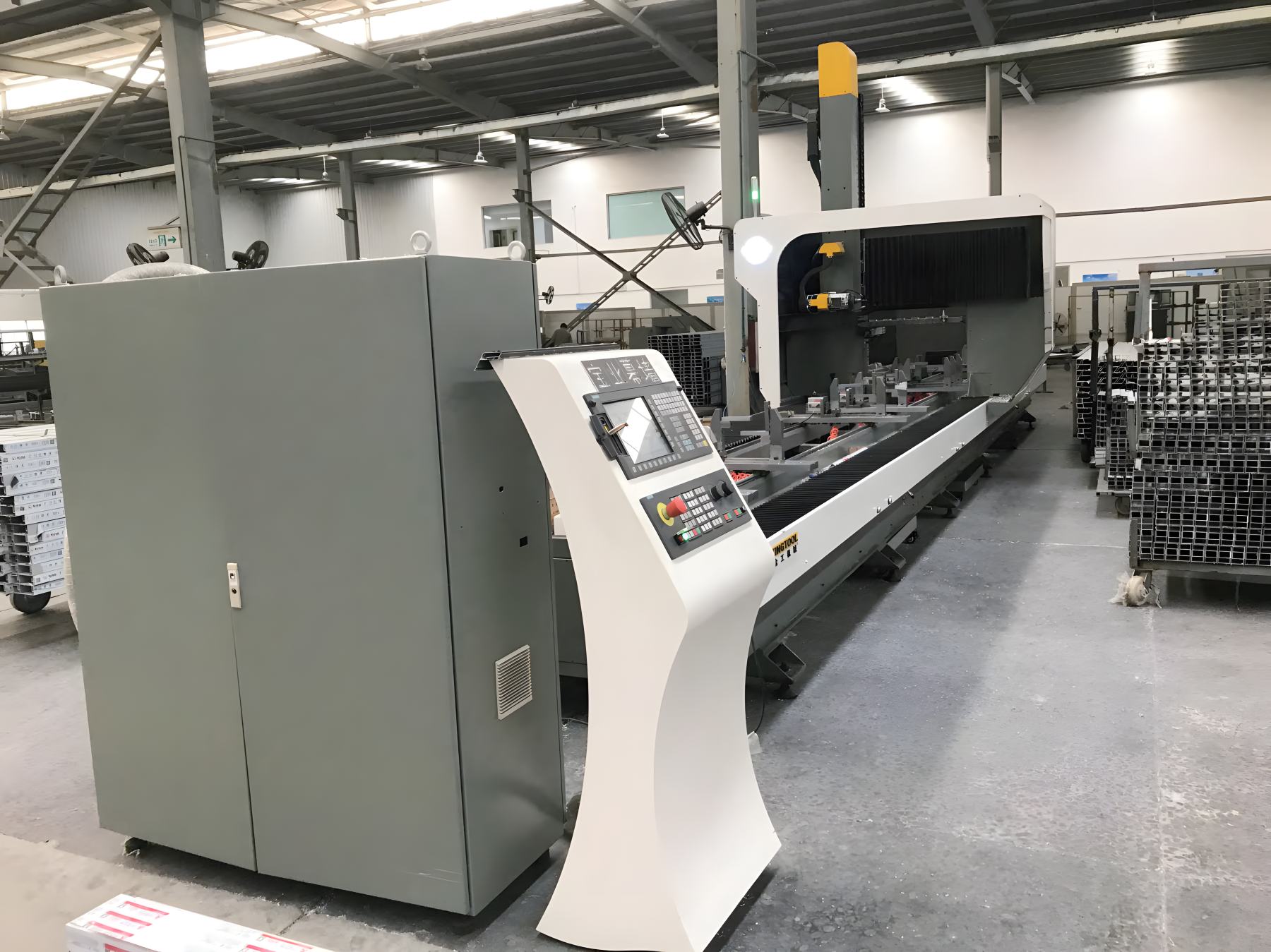 Four-axis CNC machining centre