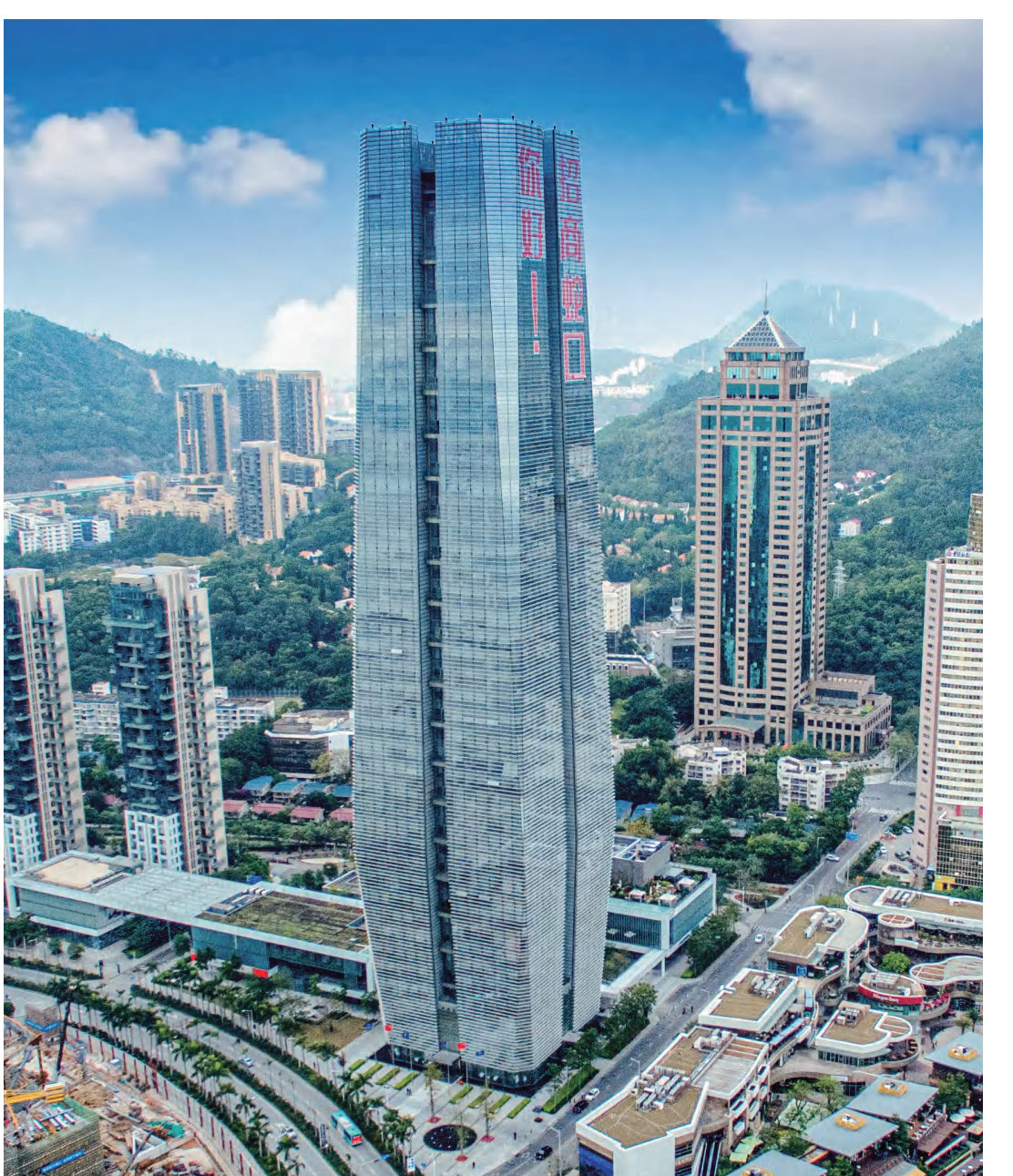 Unitized curtain wall tower
